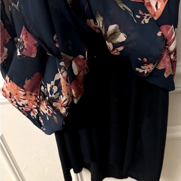NWOT Floral Dress Size Small - Picture 13 of 13